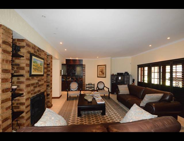 5 BEDROOM HOUSE FOR SALE IN BRYANSTON